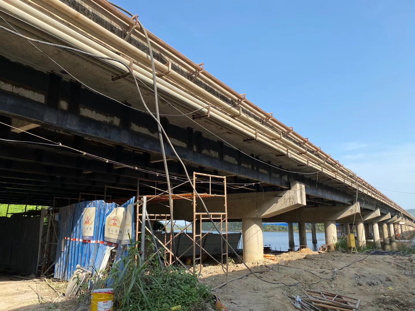 广州桥梁下部结构抗倾覆加固方法